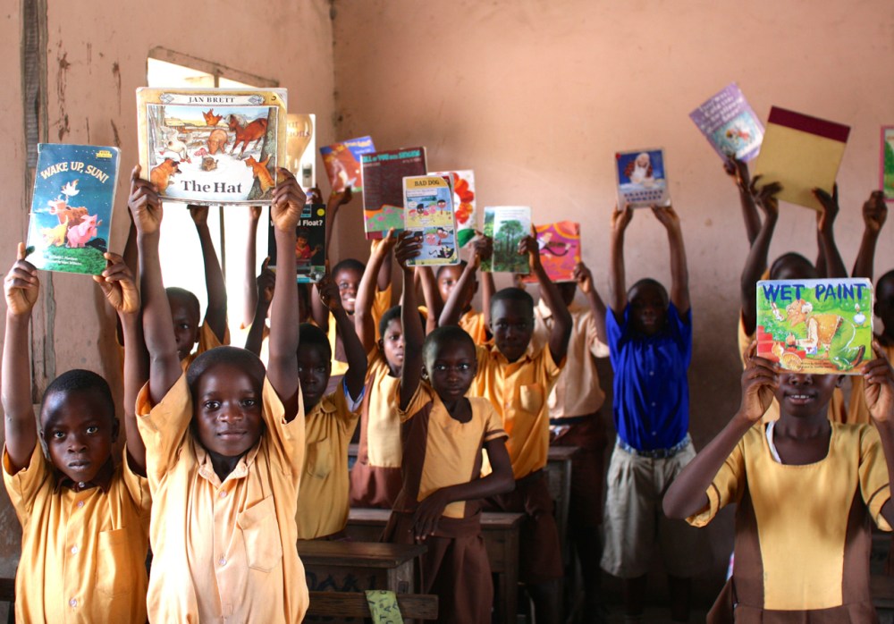 african-children-ghana-hands-up